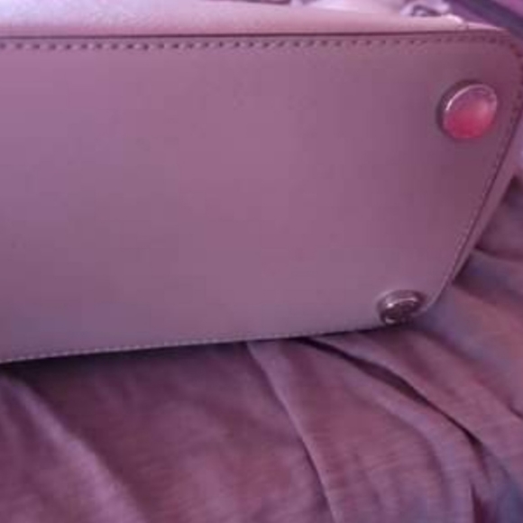 Micheal Kors Large Light Gray Shoulder Bag - Picture 3 of 3